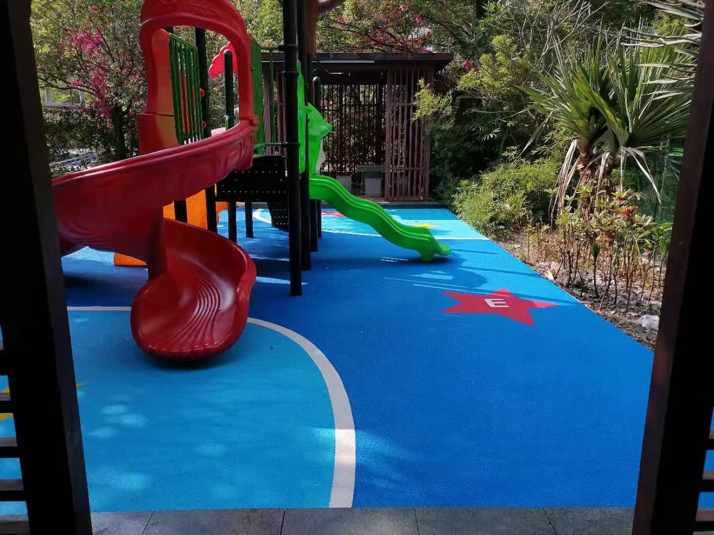 幼儿园专用EPDM跑道，不黄变胶水，耐黄变胶水